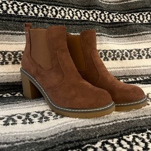 tan/brown booties